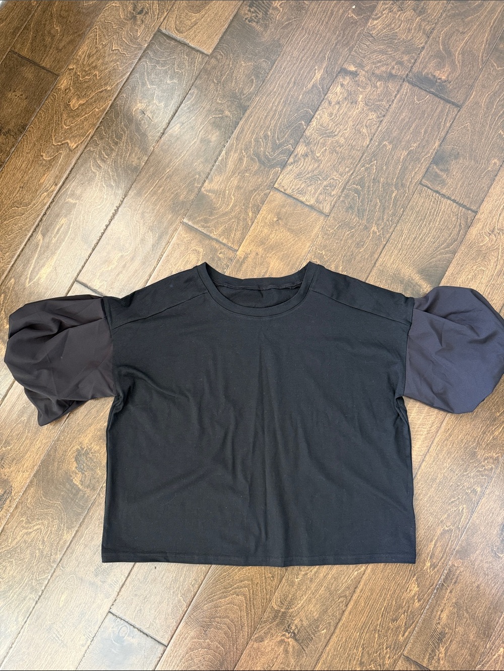 Mixed Media T-shirt with polyester puff sleeve